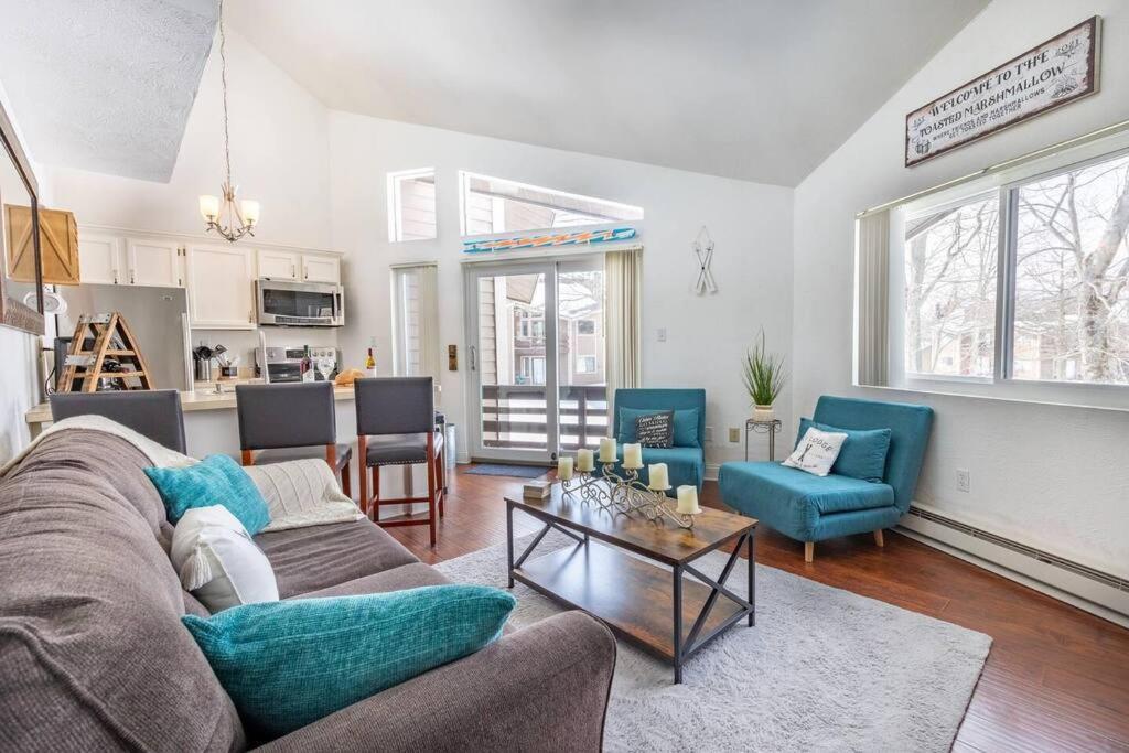Hidden Valley - 1 Bedroom W/ Loft -2 Min. Walk To Pool/ten Apartment