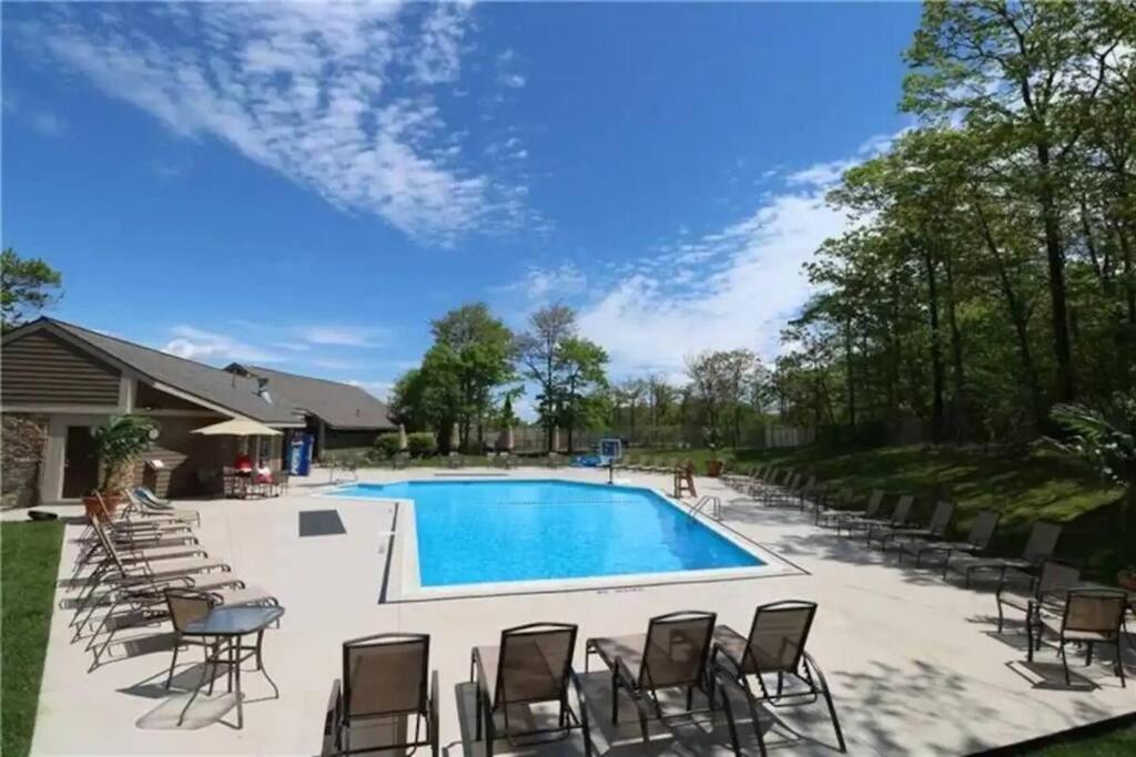 Hidden Valley - 1 Bedroom W/ Loft -2 Min. Walk To Pool/ten Somerset
